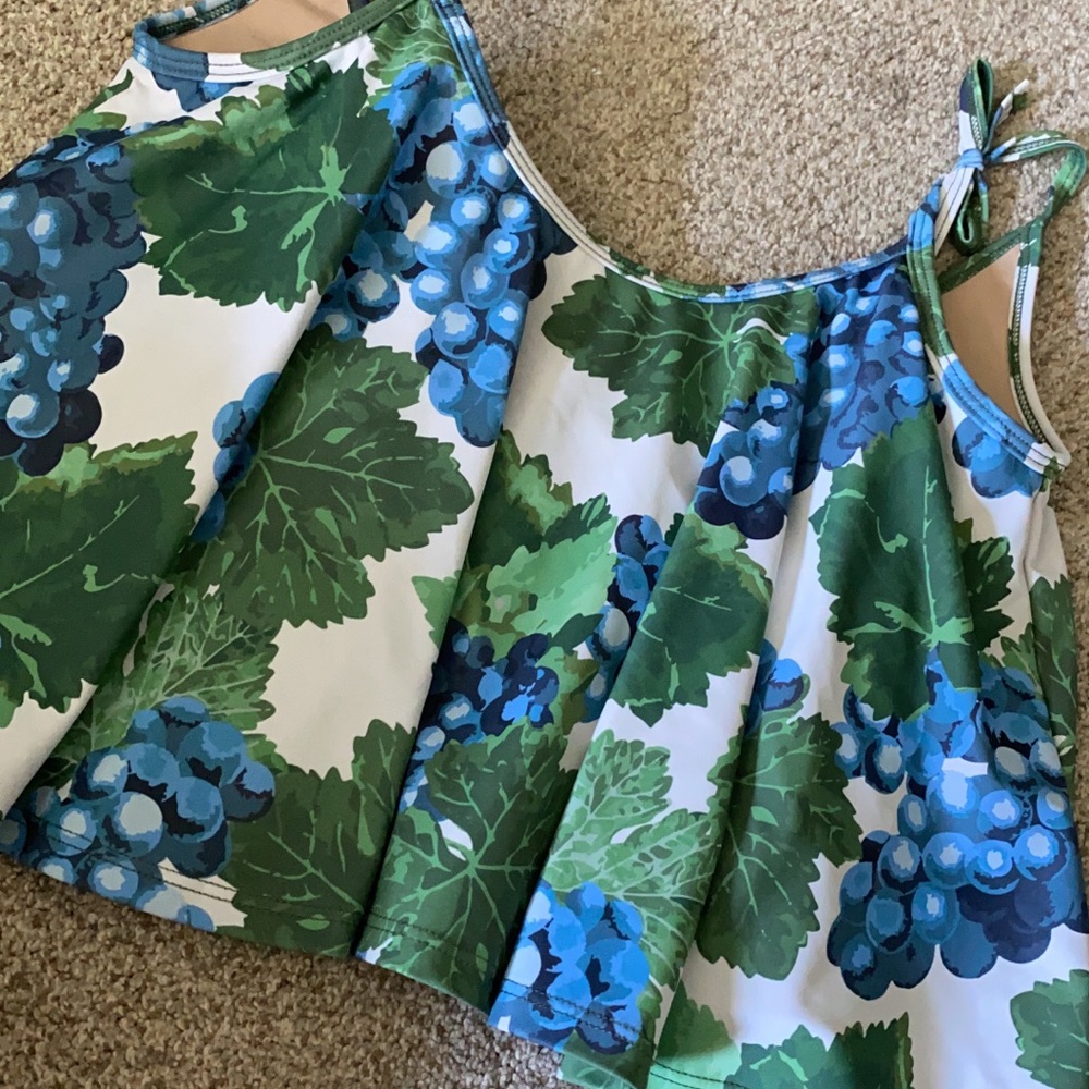 Kortni Jeane small swing top